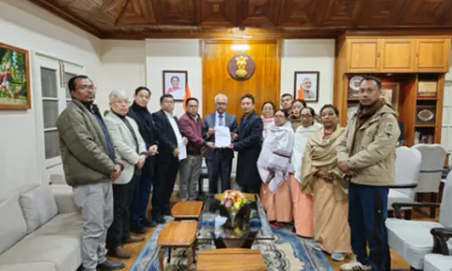 Manipur: मेइतेई व्यक्ति के परिवार को 10 लाख रुपये मुआवज़ा Manipur: मेइतेई व्यक्ति के परिवार को 10 लाख रुपये मुआवज़ा