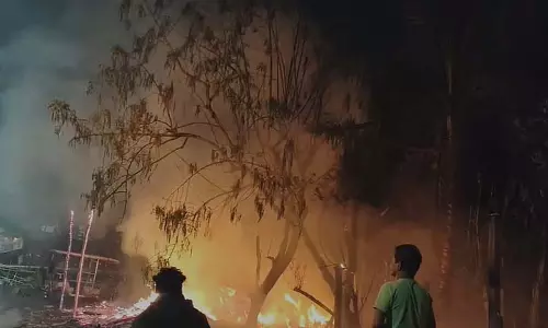रात के अंधेरे में 3 दुकानें जलकर राख हो गईं, Kolaghat में हादसा
