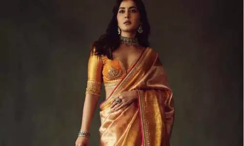 Raashi Khanna का रॉयल अंदाज: सिल्क साड़ी में दिखीं साउथ इंडियन ब्राइड जैसी खूबसूरत
