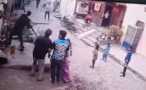 Haryana:बच्चे का जन्मदिन मना रहे परिवार पर जानलेवा हमला Haryana:बच्चे का जन्मदिन मना रहे परिवार पर जानलेवा हमला