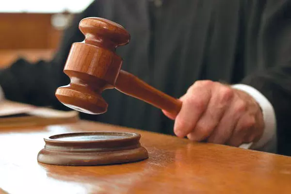 अपराध में लिप्त मंत्री के बेटों पर कार्रवाई करने में लाचार हैं मुख्यमंत्री, हाईकोर्ट की तल्ख टिप्पणी अपराध में लिप्त मंत्री के बेटों पर कार्रवाई करने में लाचार हैं मुख्यमंत्री, हाईकोर्ट की तल्ख टिप्पणी