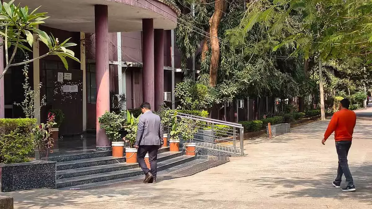 MP : राजस्थान स्पेशल ऑपरेशन ग्रुप ने 67 फर्जी डिग्रियों की जांच शुरू की MP : राजस्थान स्पेशल ऑपरेशन ग्रुप ने 67 फर्जी डिग्रियों की जांच शुरू की