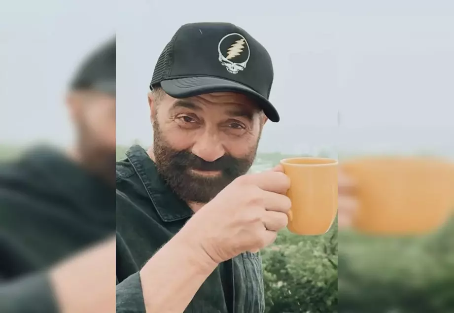 Border 2: आज बॉर्डर 2 का दिन, न कोई चिंता, न कोई तनाव, मस्ती के मूड में नजर आएं सनी देओल Border 2: आज बॉर्डर 2 का दिन, न कोई चिंता, न कोई तनाव, मस्ती के मूड में नजर आएं सनी देओल