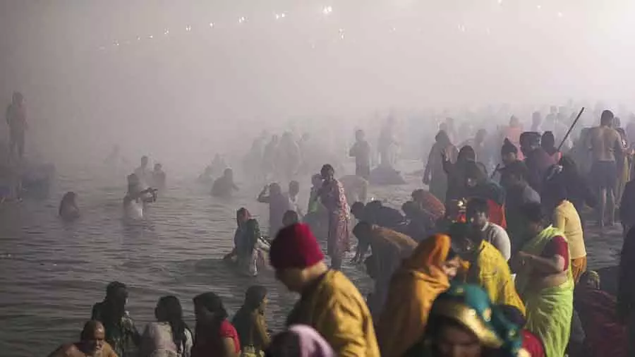 Magh Mela : बसंत पंचमी पर प्रयागराज में 1 करोड़ से अधिक श्रद्धालुओं ने गंगा, संगम में डुबकी लगाई Magh Mela : बसंत पंचमी पर प्रयागराज में 1 करोड़ से अधिक श्रद्धालुओं ने गंगा, संगम में डुबकी लगाई