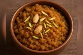 Besan Halwa Recipe:देसी तरीके से बनाएं स्वादिष्ट बेसन का हलवा Besan Halwa Recipe:देसी तरीके से बनाएं स्वादिष्ट बेसन का हलवा