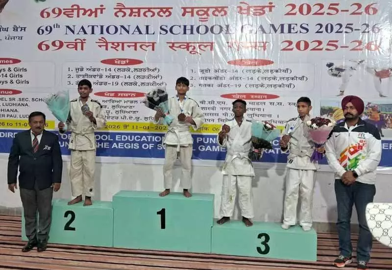 Jalandhar: युवा जूडो खिलाड़ी ने नेशनल स्कूल गेम्स में गोल्ड जीता, अब ओलंपिक पर नज़र Jalandhar: युवा जूडो खिलाड़ी ने नेशनल स्कूल गेम्स में गोल्ड जीता, अब ओलंपिक पर नज़र