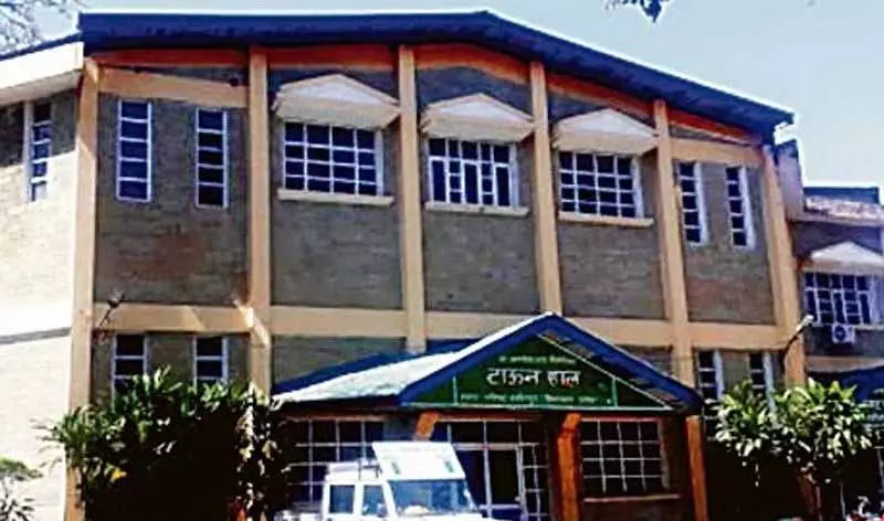 हमीरपुर में टाउन हॉल सांस्कृतिक गतिविधियों का केंद्र बनेगा: MC chief हमीरपुर में टाउन हॉल सांस्कृतिक गतिविधियों का केंद्र बनेगा: MC chief