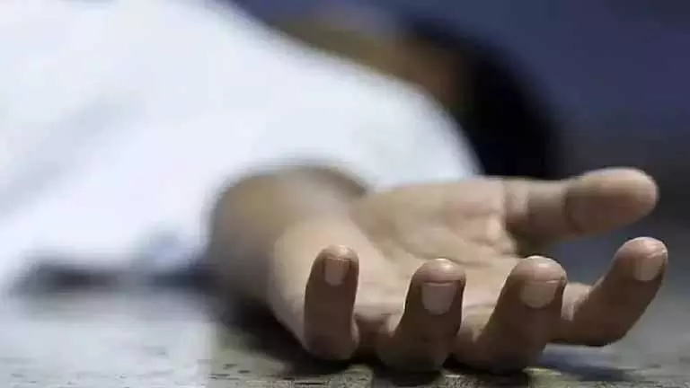 Chennai में ट्रक ने ऑटो को टक्कर मारी, वेंडर की मौत Chennai में ट्रक ने ऑटो को टक्कर मारी, वेंडर की मौत