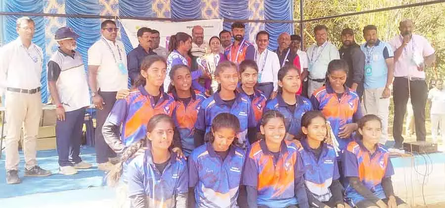 Handball tournament : तुमकुर की महिलाओं ने जीता स्वर्ण Handball tournament : तुमकुर की महिलाओं ने जीता स्वर्ण