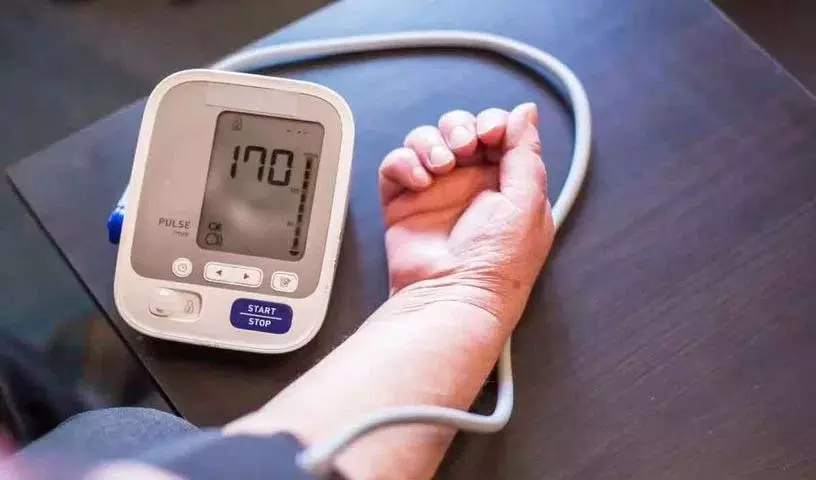 अगर आपका High BP है तो सिर्फ़ नमक कम न करें, बल्कि ये चीज़ें भी खाएं अगर आपका High BP है तो सिर्फ़ नमक कम न करें, बल्कि ये चीज़ें भी खाएं