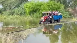 Amritsar: पंजाब की सड़कों पर जलभराव, यातायात प्रभावित Amritsar: पंजाब की सड़कों पर जलभराव, यातायात प्रभावित