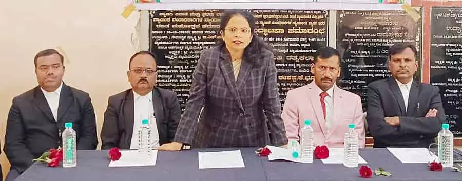 Ranebennur : चलागेरी गांव के एक दंपति की डेयरी फार्मिंग में उपलब्धियां Ranebennur : चलागेरी गांव के एक दंपति की डेयरी फार्मिंग में उपलब्धियां