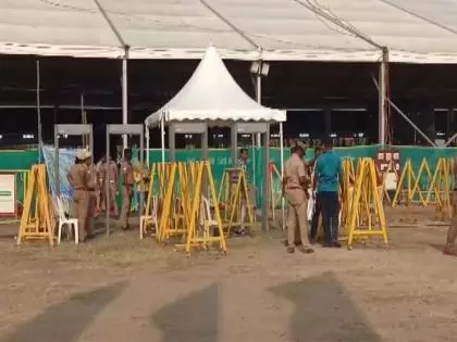 Tamil Nadu: पीएम मोदी के दौरे से पहले मदुरंतकम में सुरक्षा कड़ी कर दी गई Tamil Nadu: पीएम मोदी के दौरे से पहले मदुरंतकम में सुरक्षा कड़ी कर दी गई