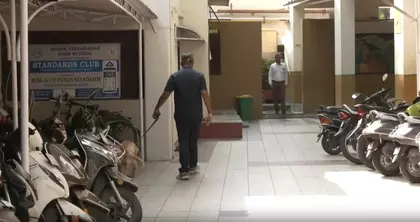 Ahmedabad में स्कूलों में तनाव, बम धमकी ईमेल से मची सनसनी Ahmedabad में स्कूलों में तनाव, बम धमकी ईमेल से मची सनसनी