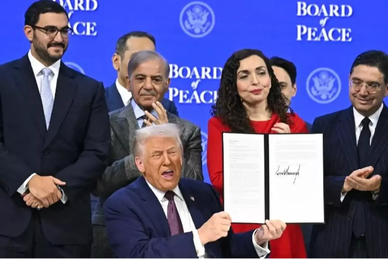 Trump ने बोर्ड ऑफ पीस लॉन्च किया, गाजा प्लान की रूपरेखा बताई Trump ने बोर्ड ऑफ पीस लॉन्च किया, गाजा प्लान की रूपरेखा बताई