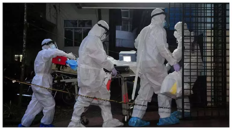 पश्चिम बंगाल में Nipah वायरस का प्रकोप: 5 लोग संक्रमित, 100 क्वारंटाइन में, कोई इलाज नहीं पश्चिम बंगाल में Nipah वायरस का प्रकोप: 5 लोग संक्रमित, 100 क्वारंटाइन में, कोई इलाज नहीं