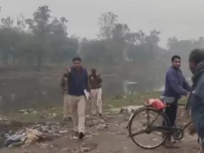 Delhi: नजफगढ़ में नदी में पति-पत्नी के शव मिले Delhi: नजफगढ़ में नदी में पति-पत्नी के शव मिले