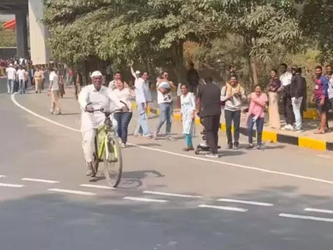 Pune Grand Tour 2026: अप्पा ने लाई हार्डी से बात की, दादाजी ने सबका दिल जीत लिया Pune Grand Tour 2026: अप्पा ने लाई हार्डी से बात की, दादाजी ने सबका दिल जीत लिया
