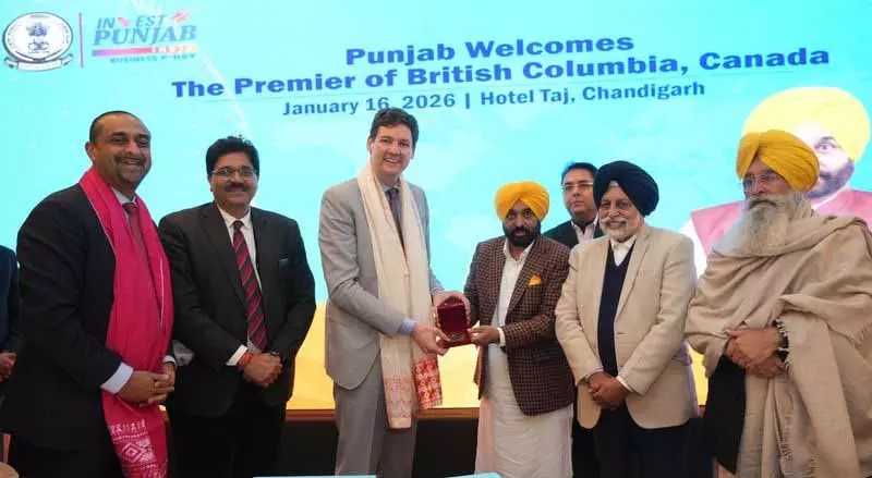 PAU के अधिकारियों और कनाडाई प्रतिनिधिमंडल ने सहयोग के लिए रोडमैप पर चर्चा की PAU के अधिकारियों और कनाडाई प्रतिनिधिमंडल ने सहयोग के लिए रोडमैप पर चर्चा की