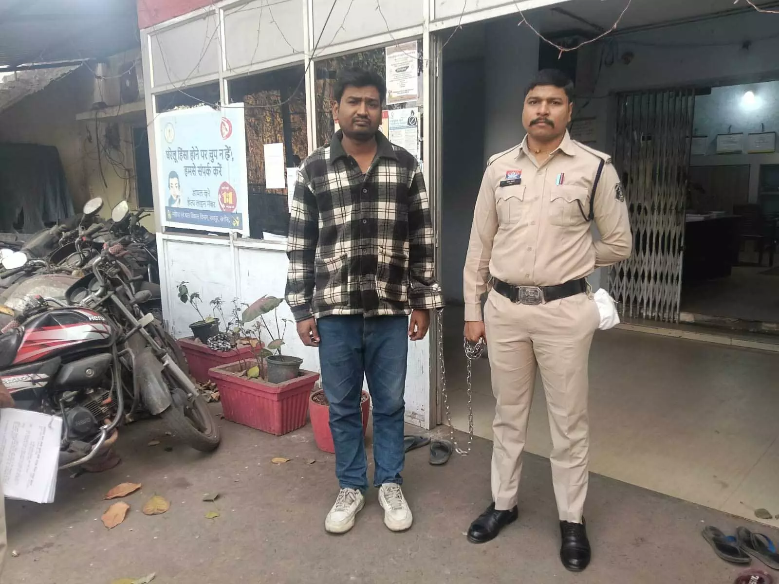 शादी का झांसा देकर विधवा महिला से दुष्कर्म का प्रयास, आरोपी गिरफ़्तार शादी का झांसा देकर विधवा महिला से दुष्कर्म का प्रयास, आरोपी गिरफ़्तार