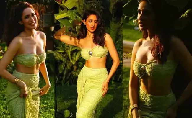 Pragya Jaiswal का सिजलिंग अवतार: ग्रीन ब्रैलेट में ढाया कहर Pragya Jaiswal का सिजलिंग अवतार: ग्रीन ब्रैलेट में ढाया कहर