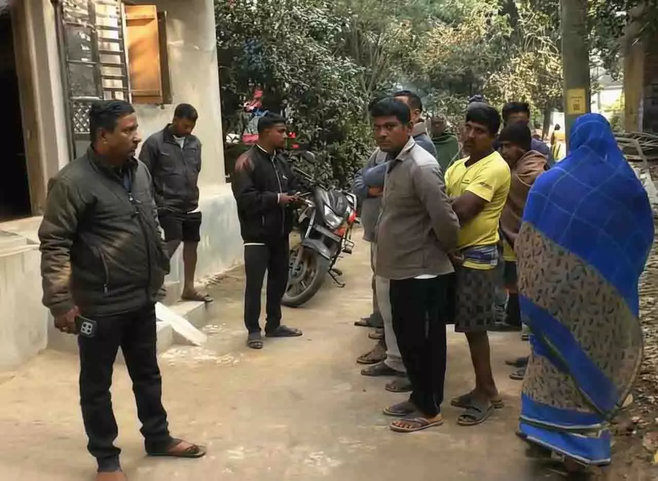 Kendrapada: महिला ने कहा, जन्म के बाद बेटी को मारने की कोशिश की गई Kendrapada: महिला ने कहा, जन्म के बाद बेटी को मारने की कोशिश की गई