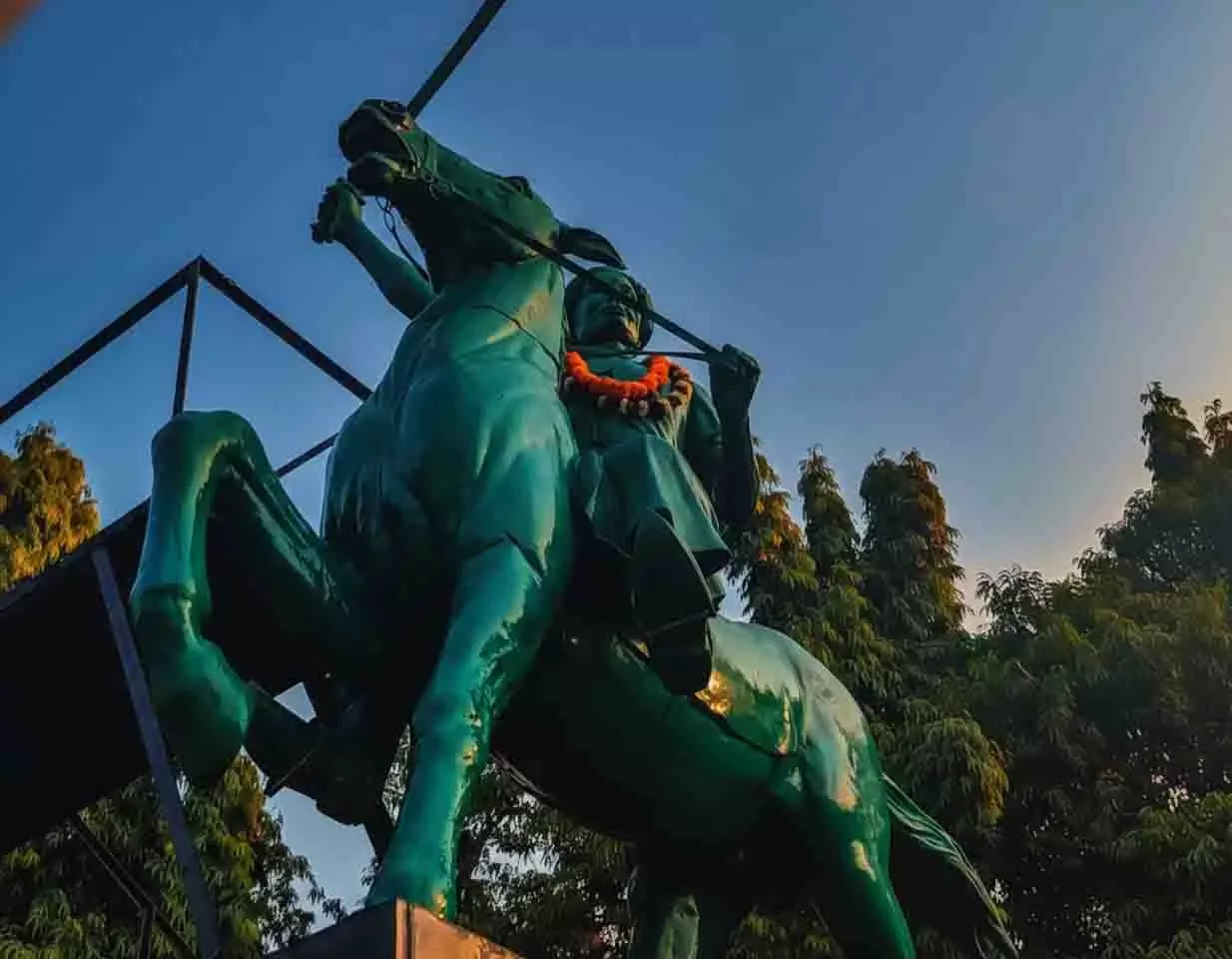 Sambalpur में वीर सुरेंद्र साई को उनकी जयंती पर श्रद्धांजलि दी गई Sambalpur में वीर सुरेंद्र साई को उनकी जयंती पर श्रद्धांजलि दी गई
