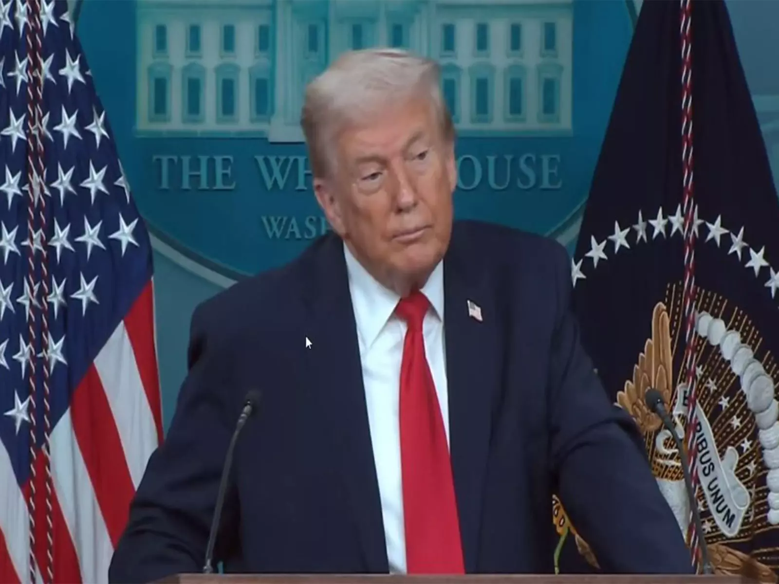 Trump दावोस से वाशिंगटन लौटे, शांति बोर्ड को बेहद खास बताया Trump दावोस से वाशिंगटन लौटे, शांति बोर्ड को बेहद खास बताया