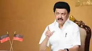 Tamil Nadu में सियासी घमासान: स्टालिन बोले- दिल्ली के अहंकार के आगे नहीं झुकेंगे Tamil Nadu में सियासी घमासान: स्टालिन बोले- दिल्ली के अहंकार के आगे नहीं झुकेंगे