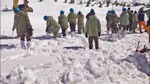 Udhampur: हिमपात से फंसे लोग सुरक्षित, बसंतगढ़ में राहत कार्य जारी Udhampur: हिमपात से फंसे लोग सुरक्षित, बसंतगढ़ में राहत कार्य जारी