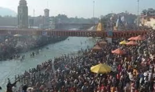 Uttarakhand : बसंत पंचमी के अवसर पर हर की पौड़ी पर उमड़ा श्रद्धालुओं का सैलाब Uttarakhand : बसंत पंचमी के अवसर पर हर की पौड़ी पर उमड़ा श्रद्धालुओं का सैलाब
