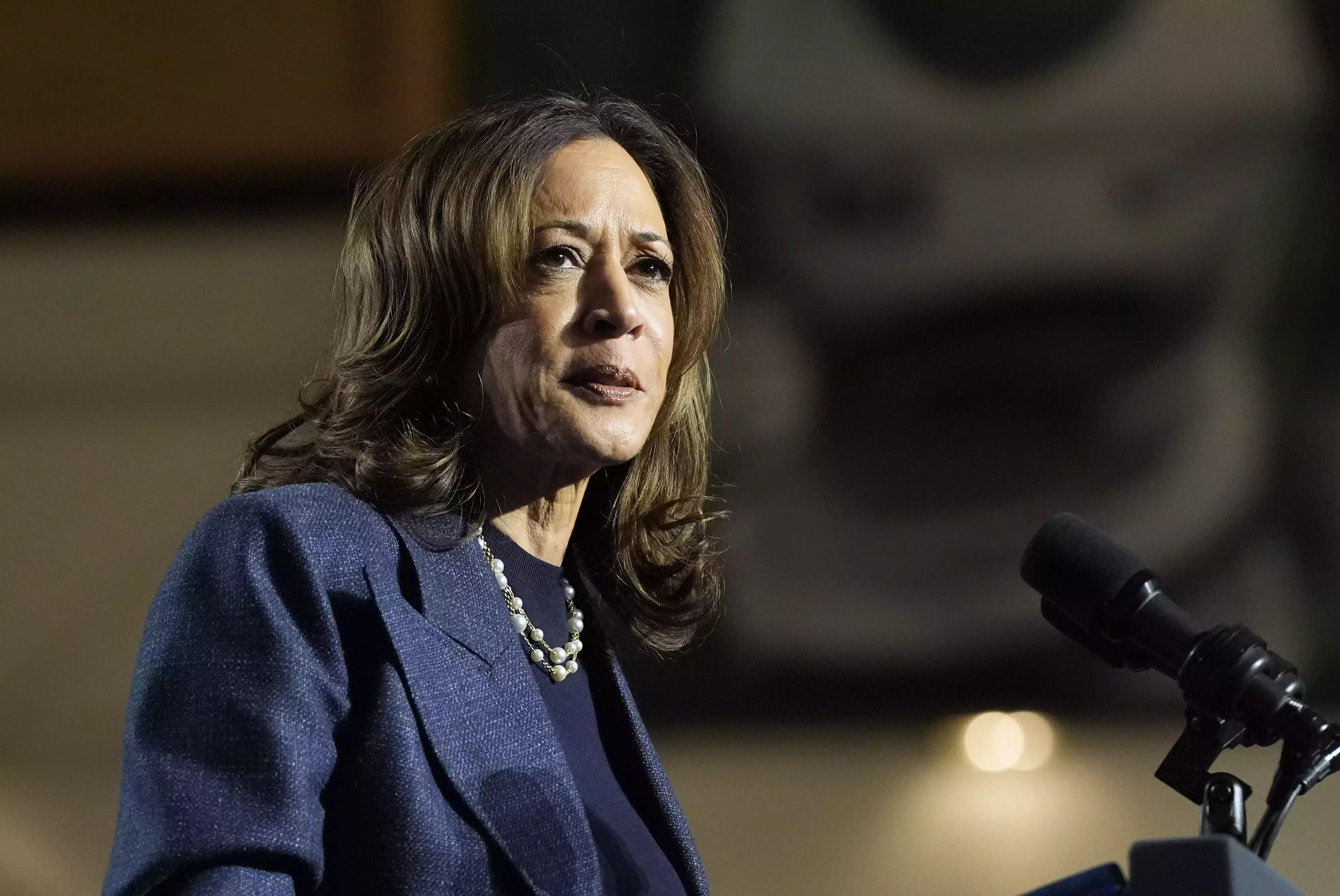 Kamala हैरिस ने टेक्सास में पांच साल के बच्चे को हिरासत में लेने पर ICE की आलोचना की Kamala हैरिस ने टेक्सास में पांच साल के बच्चे को हिरासत में लेने पर ICE की आलोचना की