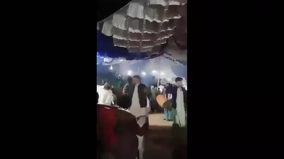 पाकिस्तान में शादी को निशाना बनाकर किया गया आत्मघाती हमला, पांच लोगों की मौत पाकिस्तान में शादी को निशाना बनाकर किया गया आत्मघाती हमला, पांच लोगों की मौत