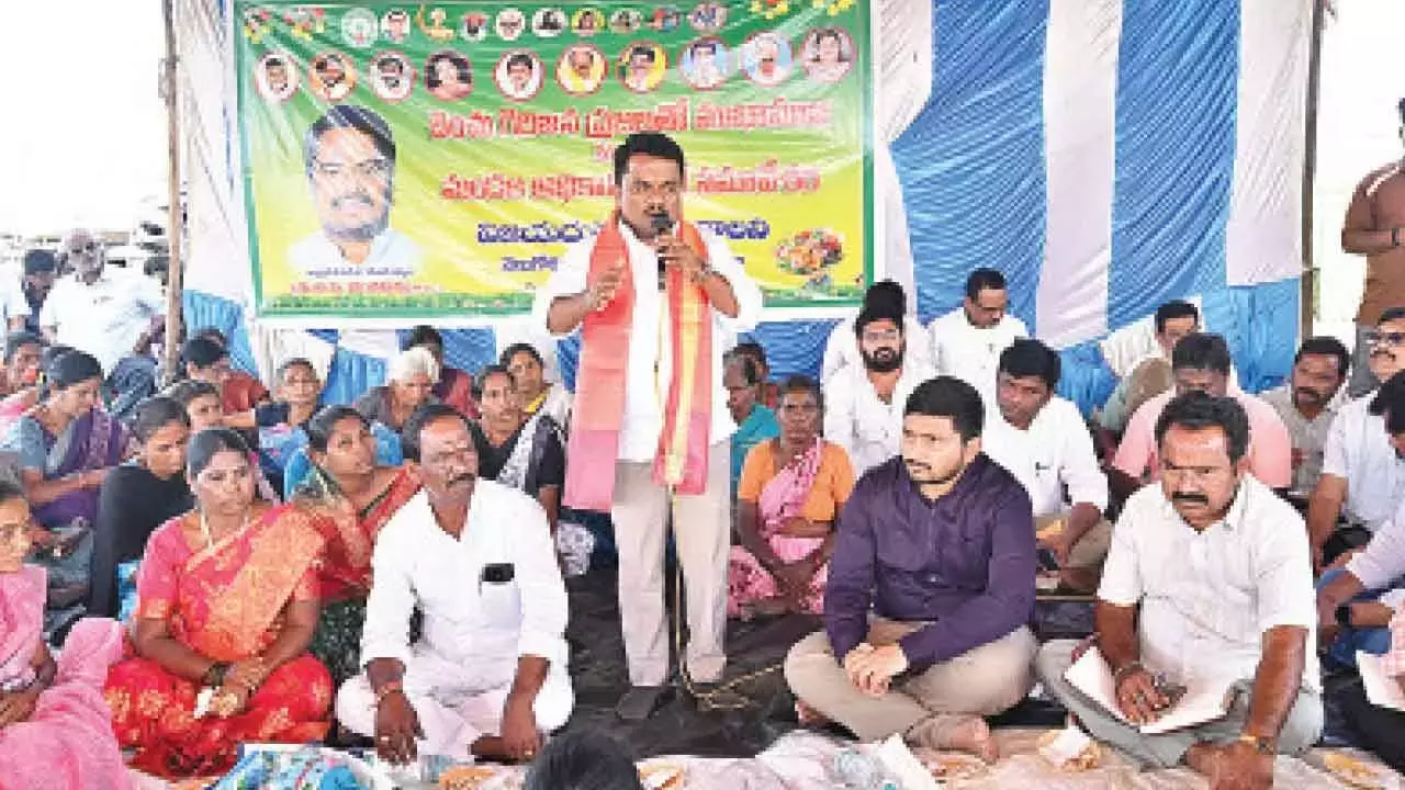 Andhra: चेंचू समुदाय की उपेक्षा के प्रति कोई सहनशीलता नहीं Andhra: चेंचू समुदाय की उपेक्षा के प्रति कोई सहनशीलता नहीं