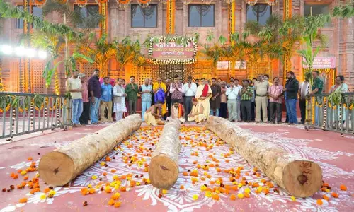 Rath Yatra 2026: ओडिशा के पुरी में लकड़ियों की पूजा के साथ रथ निर्माण की प्रक्रिया शुरू हुई