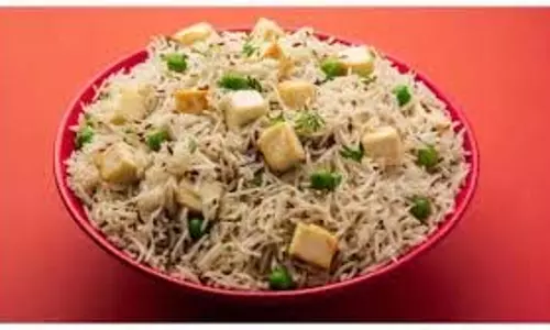 Paneer Pulao Recipe: लंच हो या डिनर, मिनटों में बनाएं होटल जैसा खिला-खिला पनीर पुलाव