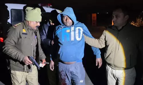 Bareilly: मुठभेड़ में हत्यारोपी गिरफ्तार, एक सिपाही घायल Bareilly: मुठभेड़ में हत्यारोपी गिरफ्तार, एक सिपाही घायल