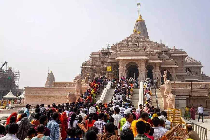 Bareilly: रामलला की वर्षगांठ पर अयोध्या में जयकारों की गूँज Bareilly: रामलला की वर्षगांठ पर अयोध्या में जयकारों की गूँज