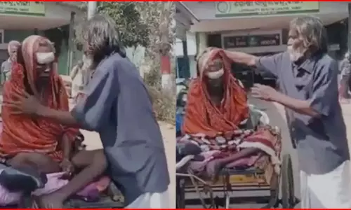 मोहब्बत का महा-सफर...लकवाग्रस्त पत्नी को रिक्शे से पहुंचाया 300 KM दूर मोहब्बत का महा-सफर...लकवाग्रस्त पत्नी को रिक्शे से पहुंचाया 300 KM दूर