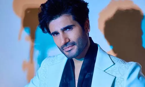 Karan Tacker ने फिटनेस के 16 साल पूरे होने का जश्न मनाया, और शॉर्टकट और सब्सटेंस कल्चर की आलोचना की Karan Tacker ने फिटनेस के 16 साल पूरे होने का जश्न मनाया, और शॉर्टकट और सब्सटेंस कल्चर की आलोचना की