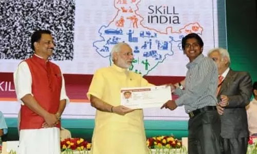 पीएमकेवीवाई 4.0 के तहत 38 क्षेत्रों में 27 लाख से ज्यादा युवाओं को दिया गया कौशल प्रशिक्षण: केंद्र पीएमकेवीवाई 4.0 के तहत 38 क्षेत्रों में 27 लाख से ज्यादा युवाओं को दिया गया कौशल प्रशिक्षण: केंद्र