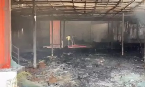 Udaipur में गेमिंग ज़ोन में भीषण आग लगने से भारी संपत्ति का नुकसान हुआ Udaipur में गेमिंग ज़ोन में भीषण आग लगने से भारी संपत्ति का नुकसान हुआ