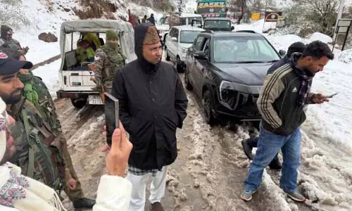 MP ने बीजी में फंसे यात्रियों को कोई सहायता नहीं देने के लिए प्रशासन की आलोचना की