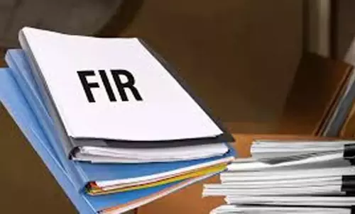 Farrukhabad: आत्महत्या मामले में तीन आरोपी, पत्नी की याचिका पर मुकदमा दर्ज Farrukhabad: आत्महत्या मामले में तीन आरोपी, पत्नी की याचिका पर मुकदमा दर्ज