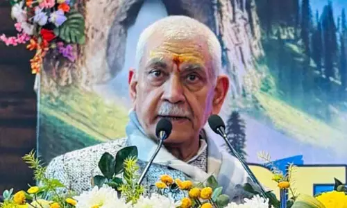 सच्चा विश्वास निस्वार्थ सेवा में, सच्ची भक्ति करुणा में पाई जाती है: LG सच्चा विश्वास निस्वार्थ सेवा में, सच्ची भक्ति करुणा में पाई जाती है: LG