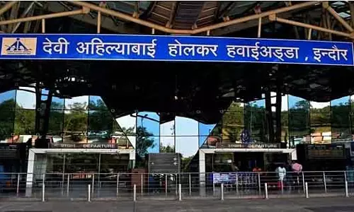 Indore : दिल्ली और मुंबई जाने वाली कई फ्लाइट्स आखिरी समय पर कैंसिल Indore : दिल्ली और मुंबई जाने वाली कई फ्लाइट्स आखिरी समय पर कैंसिल