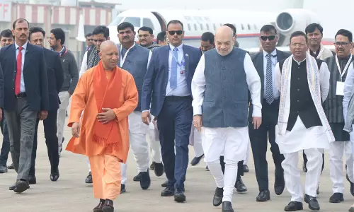 केंद्रीय गृह मंत्री अमित शाह उत्तर प्रदेश स्थापना दिवस समारोह के लिए Lucknow पहुंचे