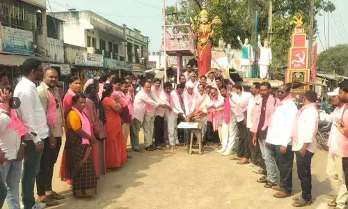 Yellandu में सांसद वद्दीराजू रविचंद्रन का जन्मदिन समारोह
