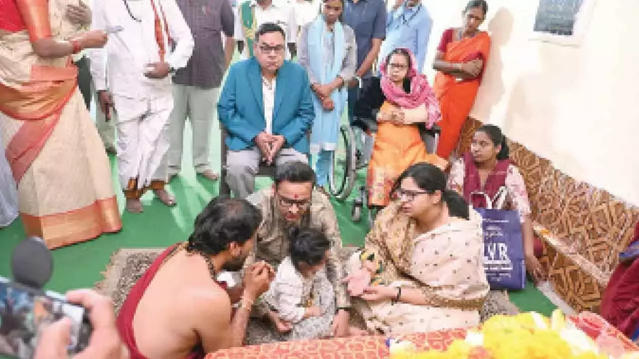 Telangana: बसारा सरस्वती मंदिर में भव्य वसंत पंचमी समारोह आयोजित किया गया