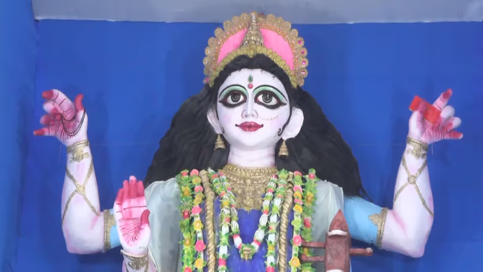 अगरतला में 40 फुट ऊंची Saraswati मूर्ति का अनावरण हुआ